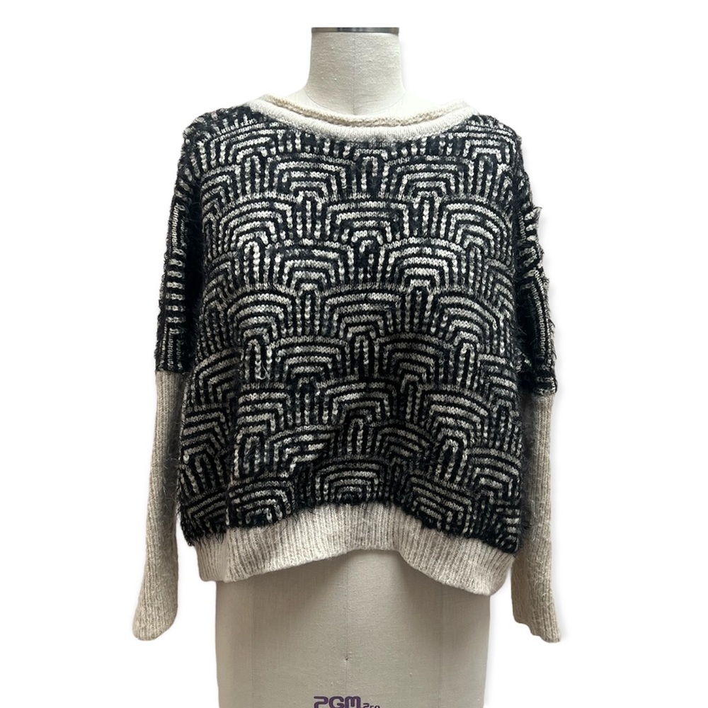 Double Zero Oversized Geometric Sweater Size L